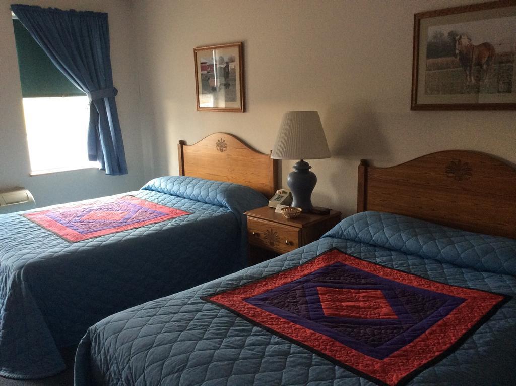 Countryside Inn Nappanee Room photo